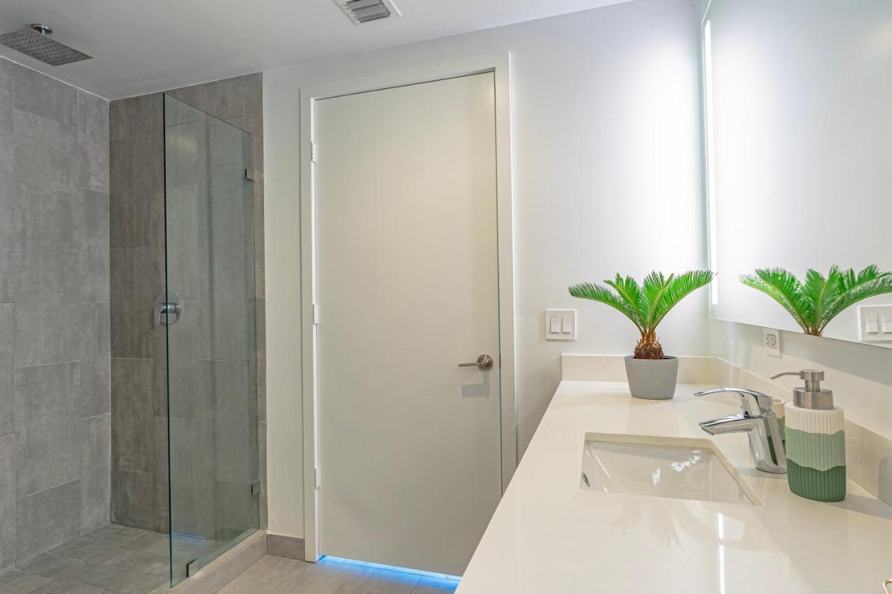 Luxurious 2-Bed Apartment With Breathtaking Bay Views!! マイアミ エクステリア 写真